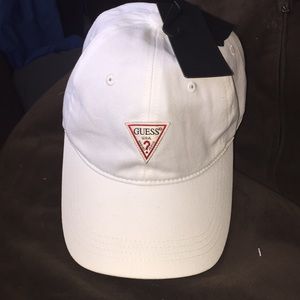 guess logo cap